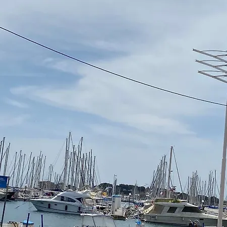 A Pied Du Port De Bandol Et De Sa Plage Exterior photo